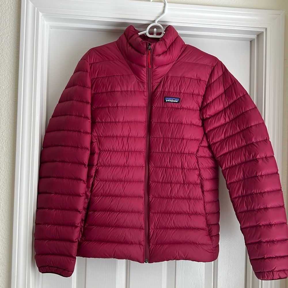 Men’s Patagonia Down Sweater Jacket, Size Medium